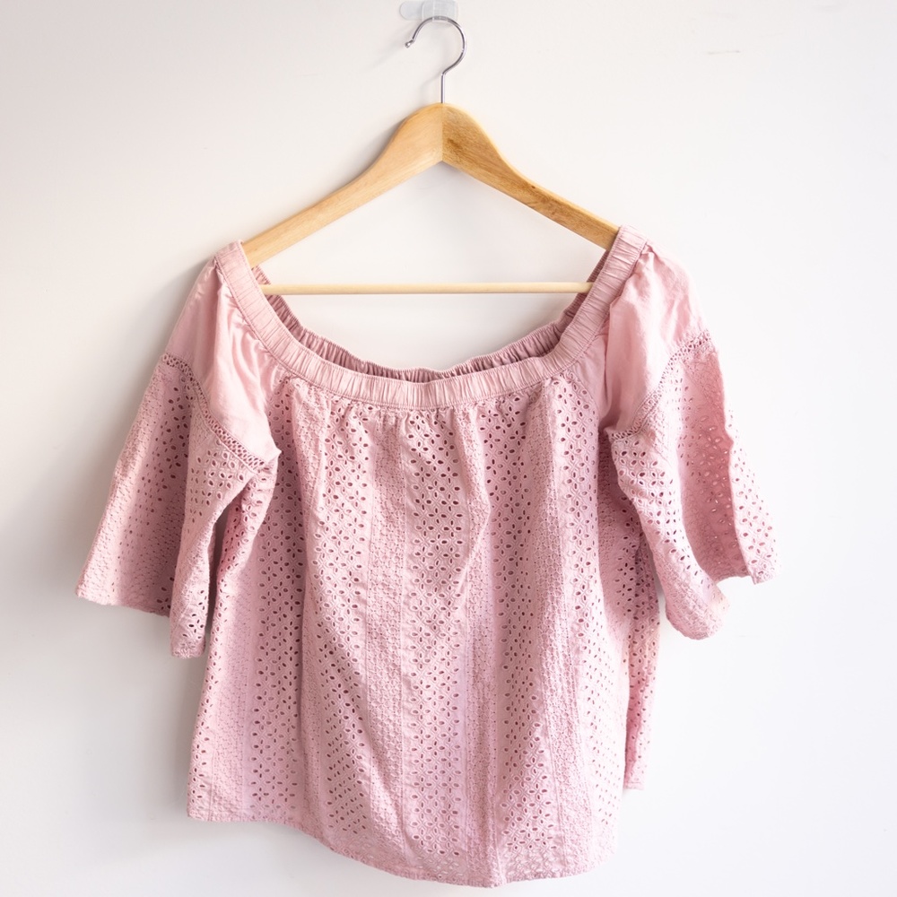 Abercrombie and Fitch Off the Shoulder Shirt Size Medium